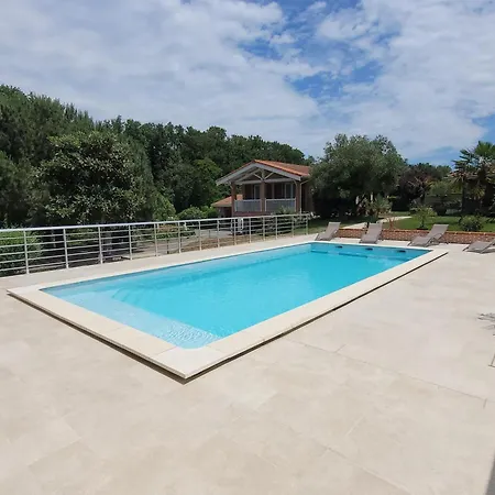 招待所 Logis De Nano *