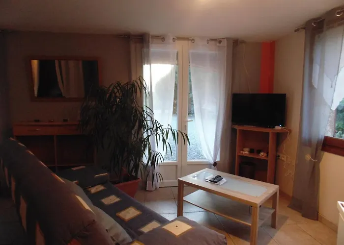 Πανσιόν Logis De Nano *